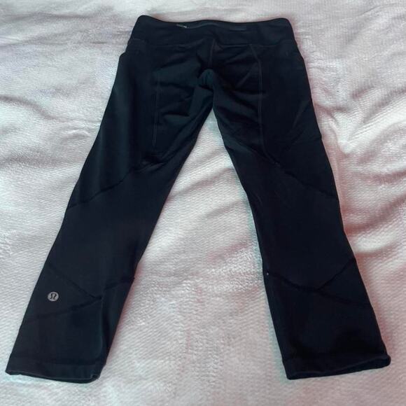 Lululemon crop yoga pants - Picture 2 of 4